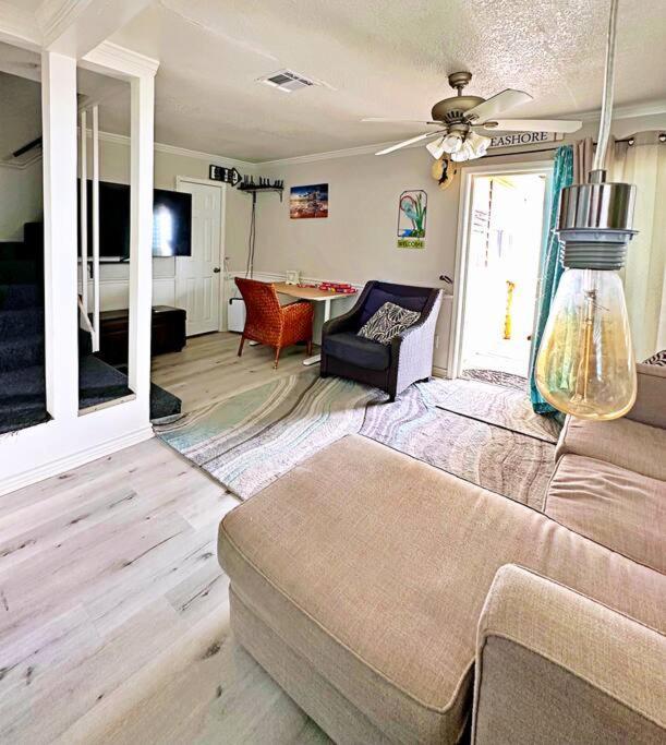 Apollo'S Escape: Your Serene Oceanfront Retreat サーフサイド・ビーチ エクステリア 写真